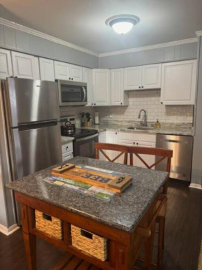 Condo Close To Beach & Golfing